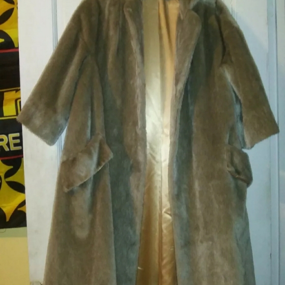 Vintage Dan Millstein Long Fur Coat - Union Made 5 - Picture 1 of 7